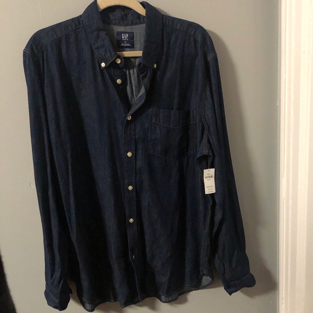 GAP Men’s Denim Shirt